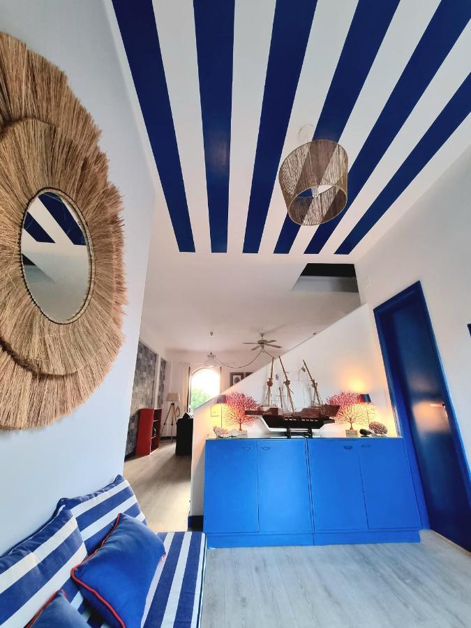 فيلا Vista Mare Su Tre Piani Con Giardino فاليرنا المظهر الخارجي الصورة